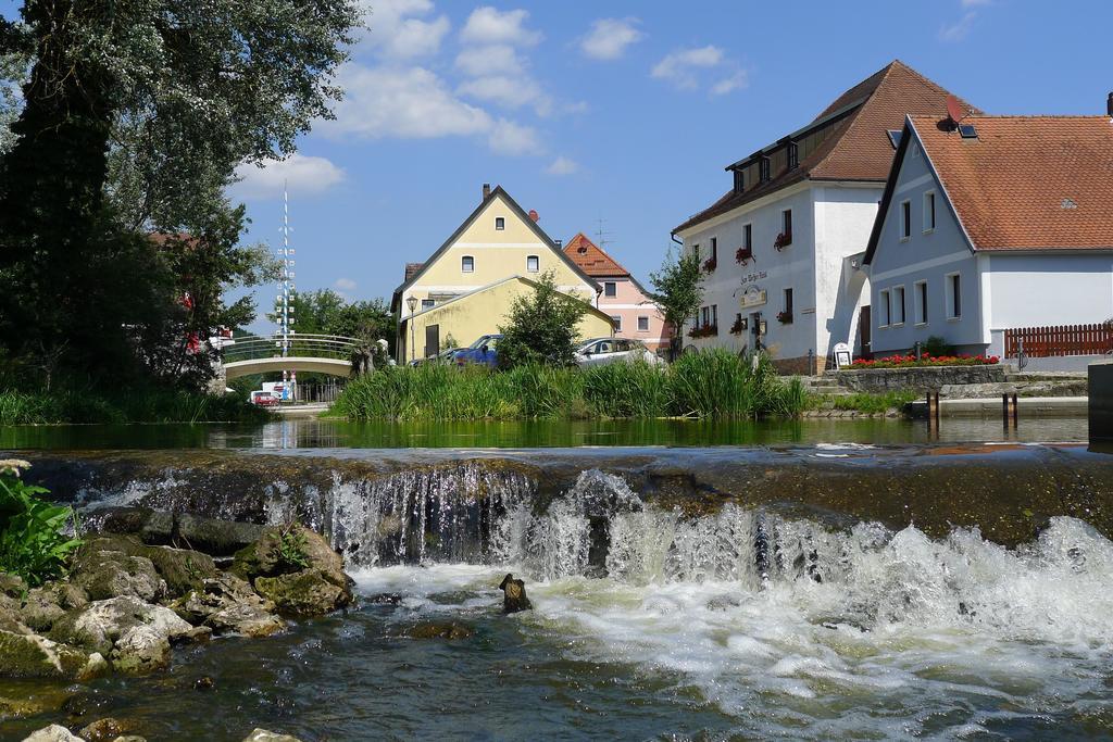 Hotel Zum Weissen Roessl Kallmünz Exterior foto